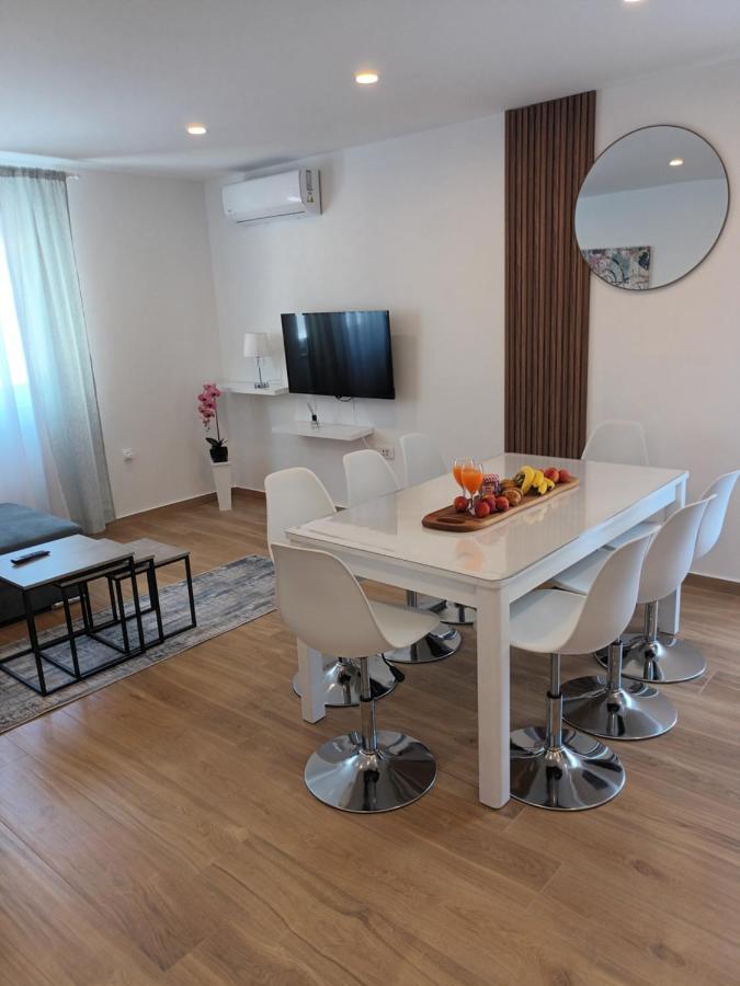 Apartmani Tolj マカルスカ エクステリア 写真