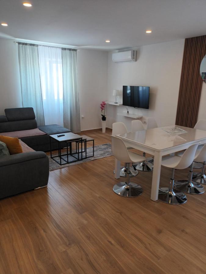 Apartmani Tolj マカルスカ エクステリア 写真