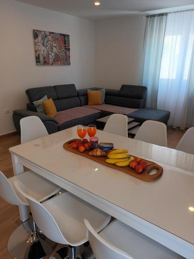 Apartmani Tolj マカルスカ エクステリア 写真