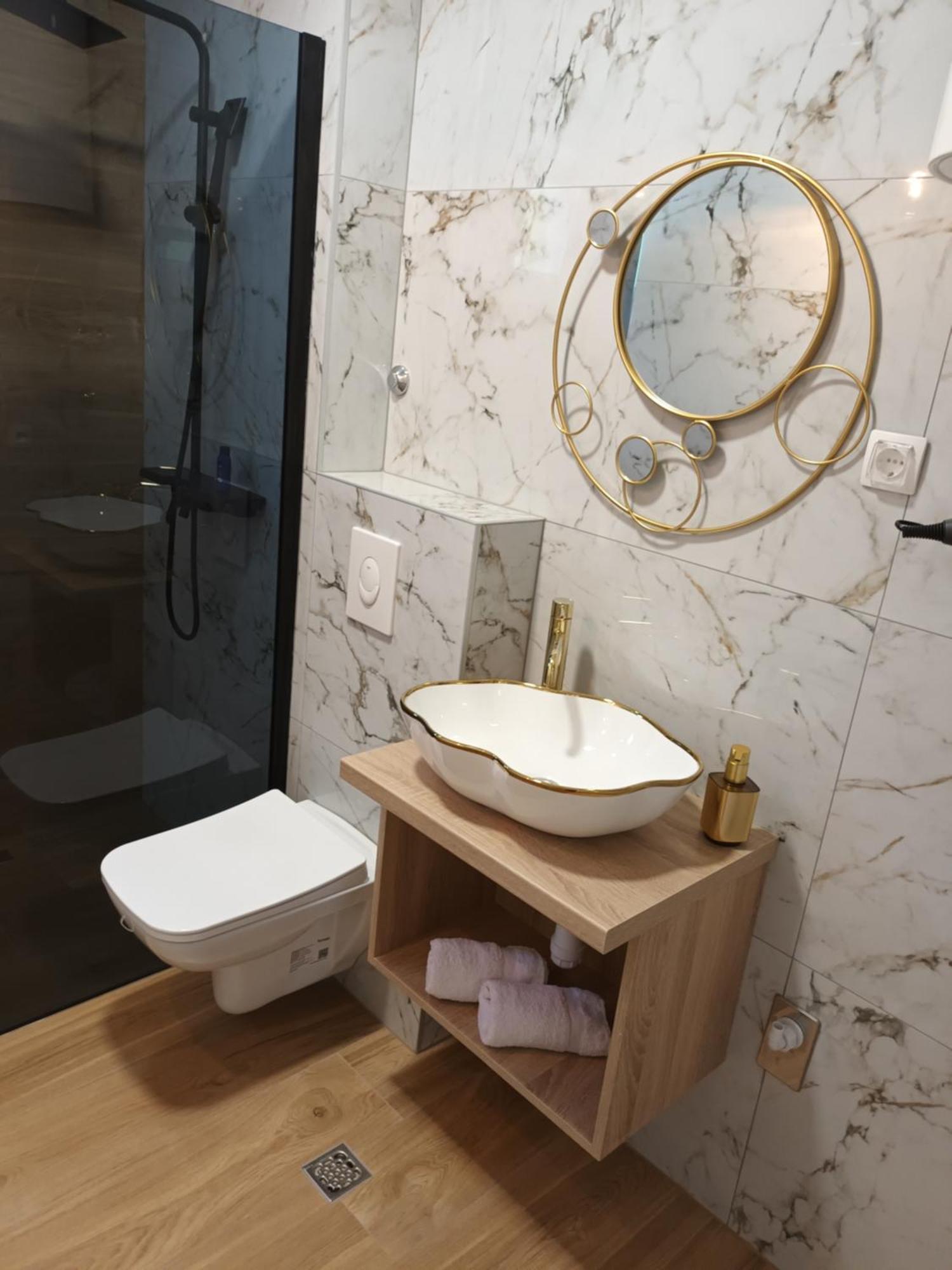 Apartmani Tolj マカルスカ エクステリア 写真