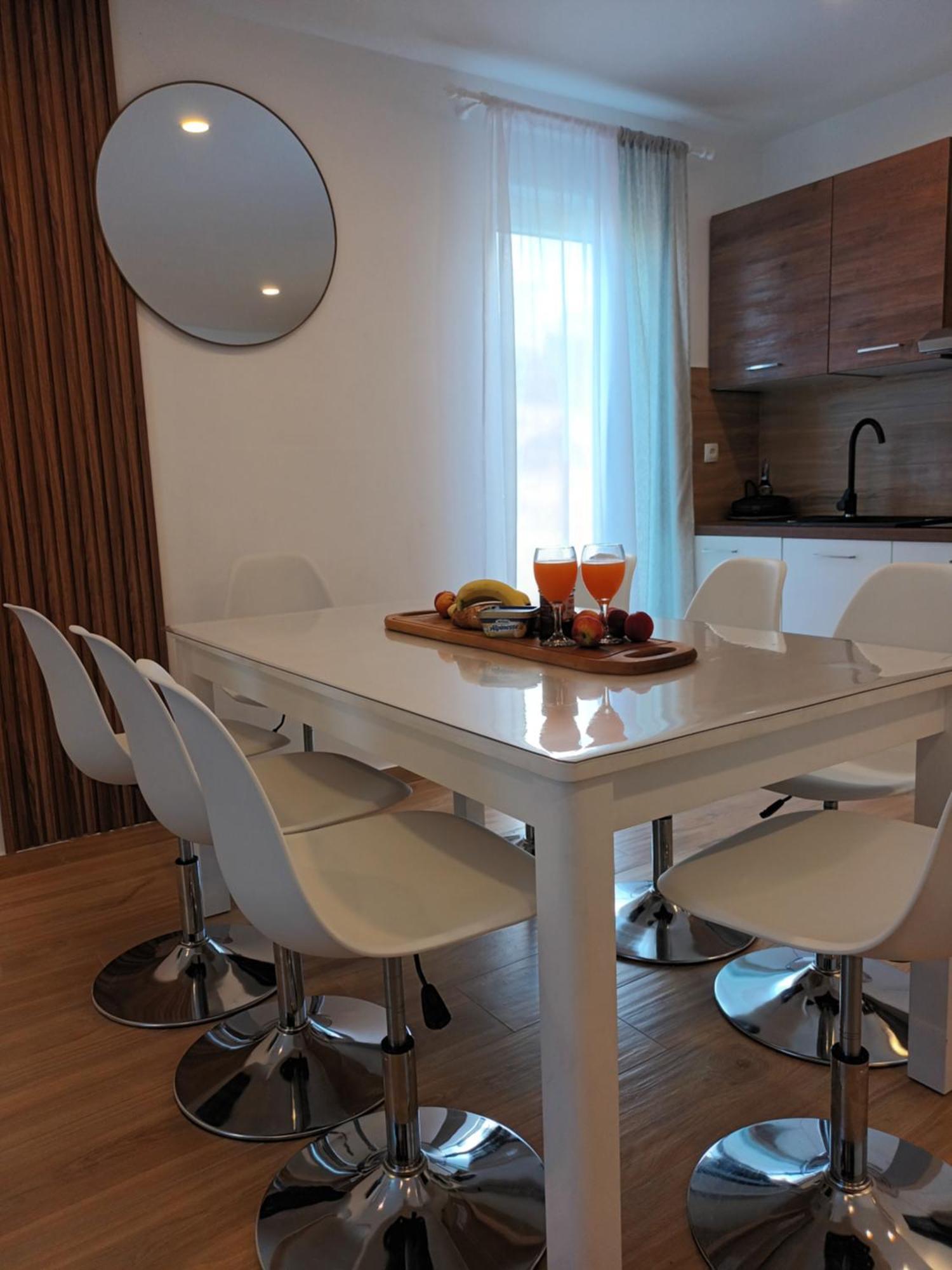 Apartmani Tolj マカルスカ エクステリア 写真